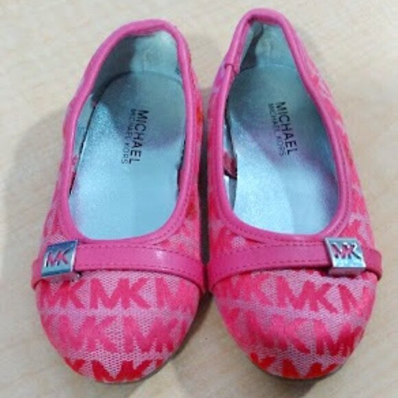 MICHAEL Michael Kors Other - MICHAEL Michael Kors Girls Fuschia Pink Flats size 9